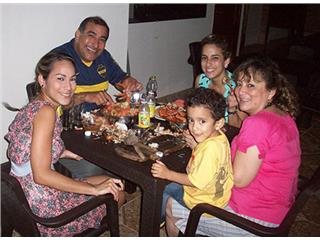 Los Cangrejos de Pepito Loza, Los Cangrejos de Pepe Loza, es un nuevo lugar en Guayaquil , donde podrás encontrar los mejores cangrejos desde criollos, al ajillo y hasta chinos. Adicional un menú espectacular de platos exquisitos y originales como solo Cangrejos Ppe Loza te puede ofrecer, de la mano con la mejor atención.Los esperamos.