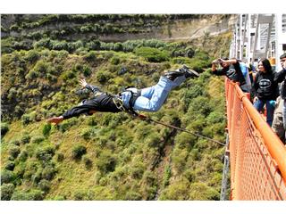 Puenteando Ando Deportes Extremos, Canchas deportivas, Tumbaco