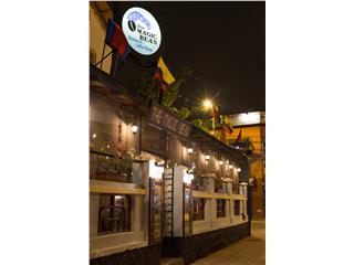 The Magic Bean Restaurant, Un lugar lleno de magia donde podrás disfrutar de un riquísimo desayuno como los clásicos pancakes con miel de maple, café ecuatoriano de altura recién molido y muchas especialidades para el almuerzo y la cena, trato amable y un ambiente ecléctico en la zona rosa de Quito.  También tiene una sucursal en la Portugal y República del Salvador.