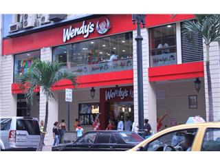 Wendy's, La famosa Baconator, las deliciosas ensaladas con productos frescos, las papas al horno con variados toppings, los sánduches 100% pechuga de pollo y el verdadero Chili (una deliciosa mezcla de fréjol con base de carne, vegetales y especies), además del inigualable Frosty, el helados de la marca son parte del menu, que ahora los puedes saborear en Ecuador.

El local cuenta también con el área de cafés y postres llamada Wendy’s Café, un modelo exitoso de la franquicia en mercados internacionales en el que podrás encontrar una variedad de cafés realizados por baristas profesionales y deliciosos postres.

Los restaurantes Wendy’s, desde su apertura en Noviembre de 1969 en Columbus Ohio, tras la visión de Dave Thomas (fundador), son reconocidos por brindar a sus clientes Alimentos Frescos de Alta Calidad y de Gran Sabor basado en el lema y slogan de la marca “CALIDAD ES NUESTRA RECETA”.